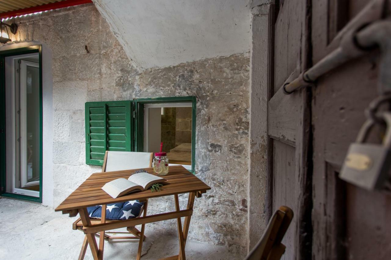 Studio Apartman "Brce" Kaštela エクステリア 写真
