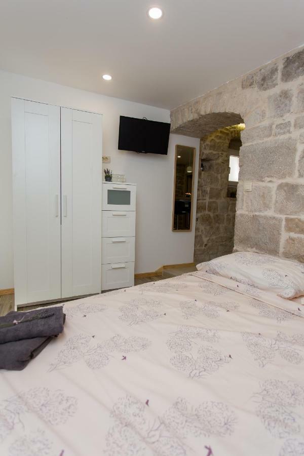 Studio Apartman "Brce" Kaštela エクステリア 写真