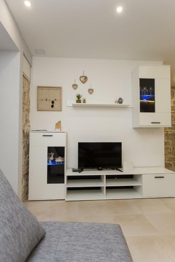 Studio Apartman "Brce" Kaštela エクステリア 写真