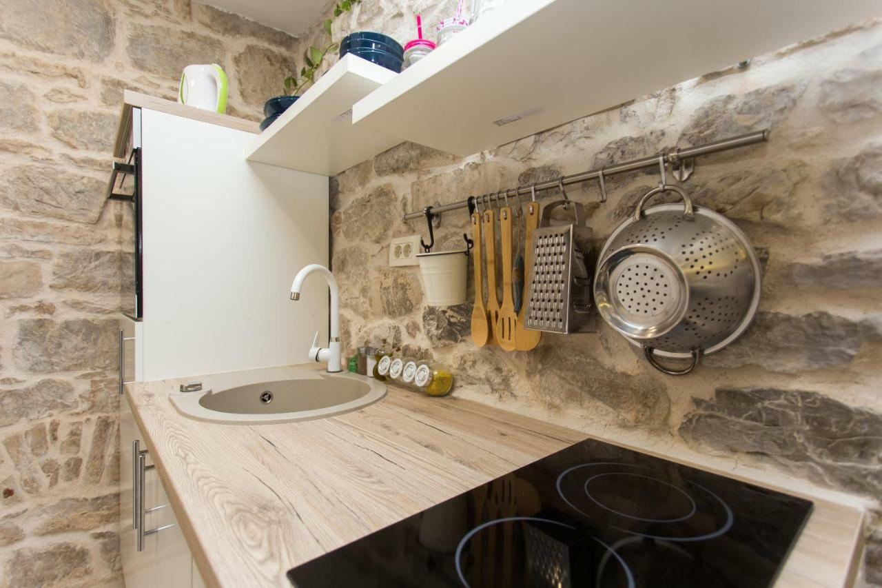 Studio Apartman "Brce" Kaštela エクステリア 写真